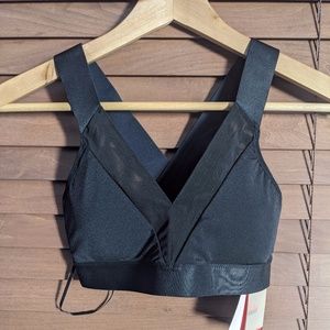 H&M Cross Back Medium Support Sports Bra NWT